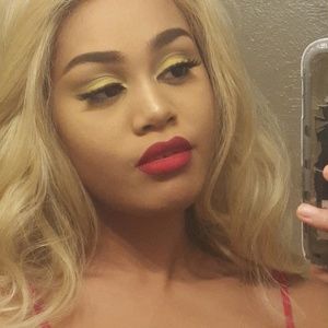 Meet your Posher, Mayah